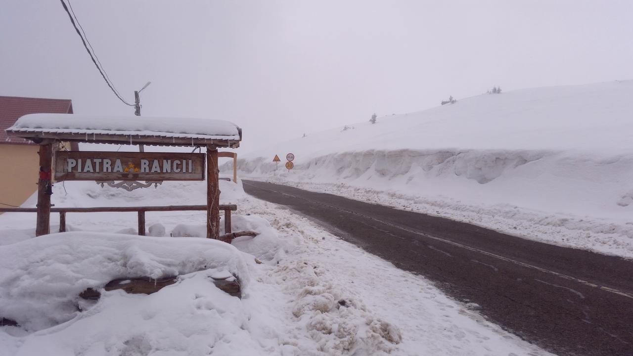 Отель Piatra Rancii Рынка Экстерьер фото